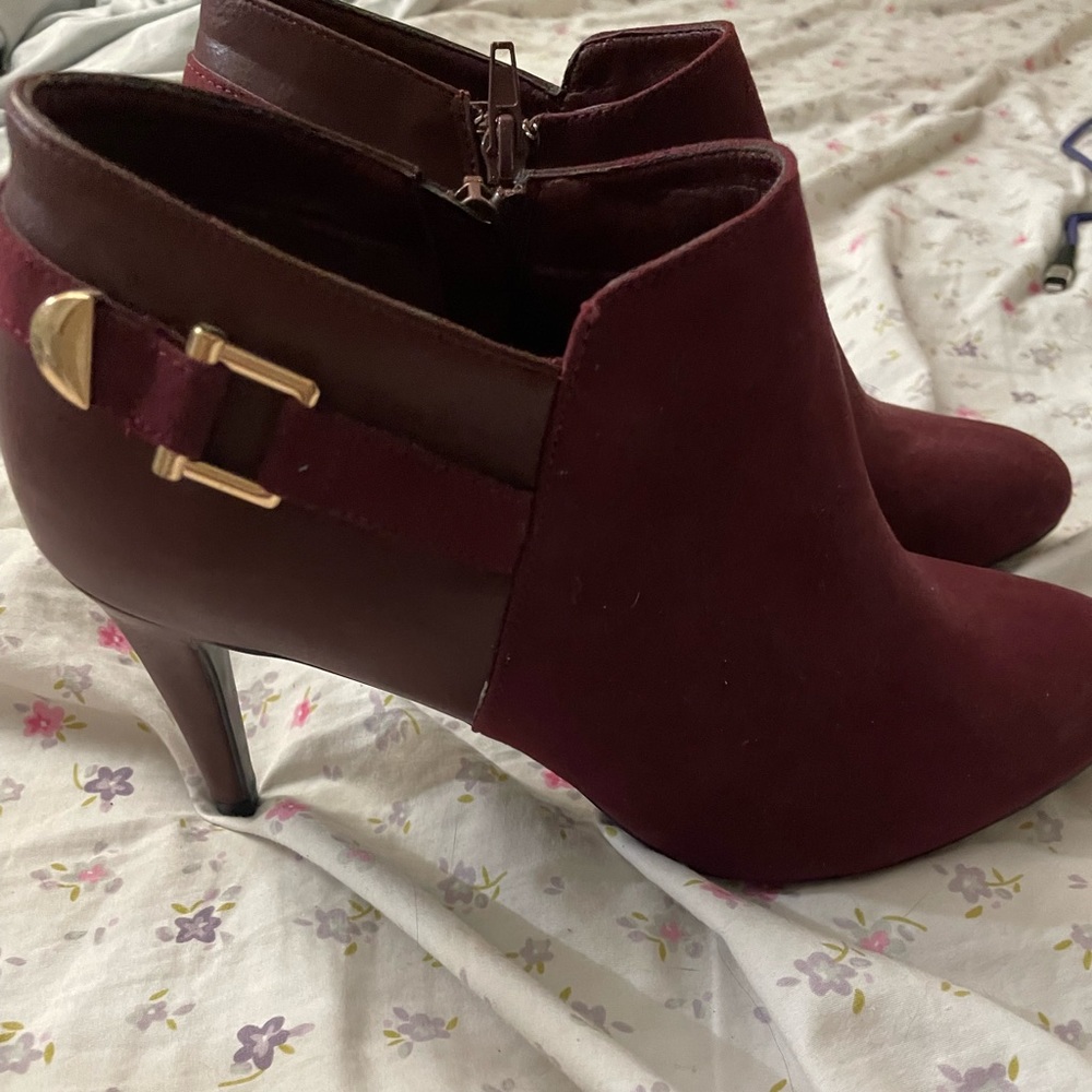 Ellen Tracy heels - Picture 2 of 2